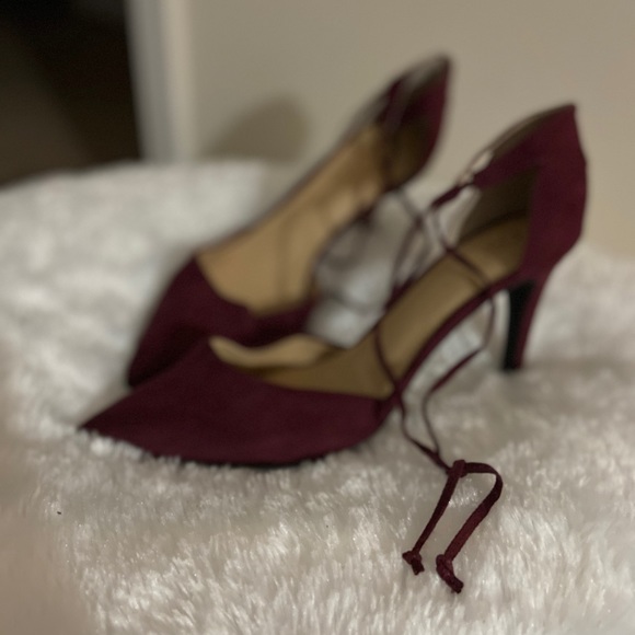 Burgundy heels size 7 - Picture 3 of 4